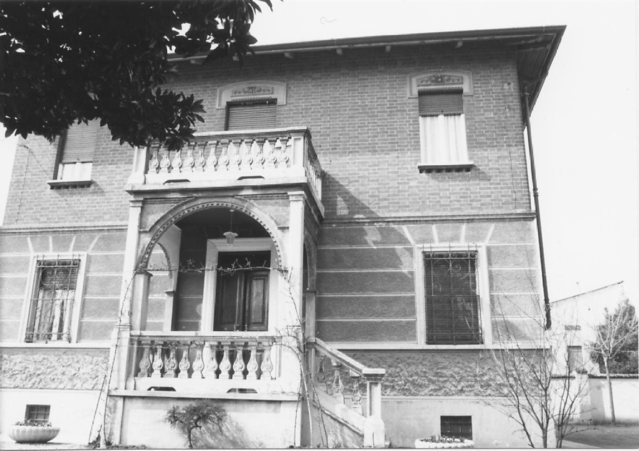 [Villa in Via Rivalta, 17]