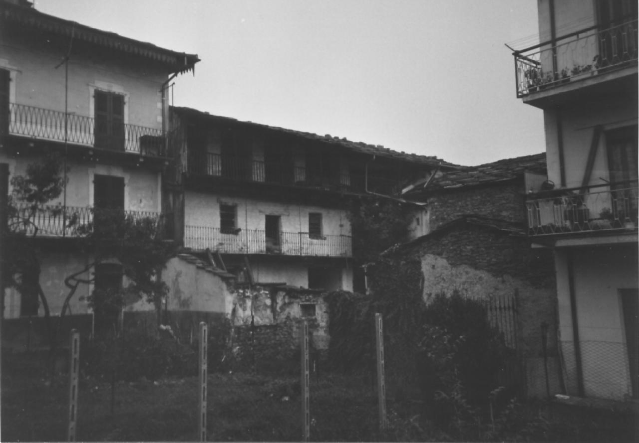 [Casa in linea in Via Maestra, 42]