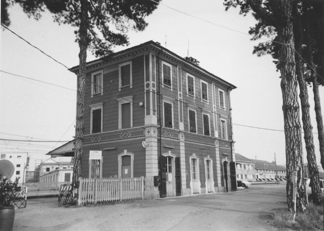 Stazione ferroviaria di Borgaro Torinese