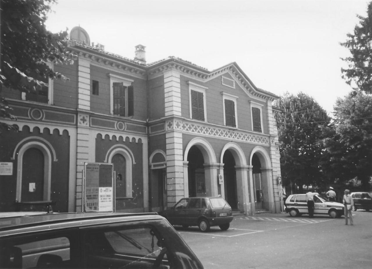 Stazione ferroviaria Ciriè-Lanzo