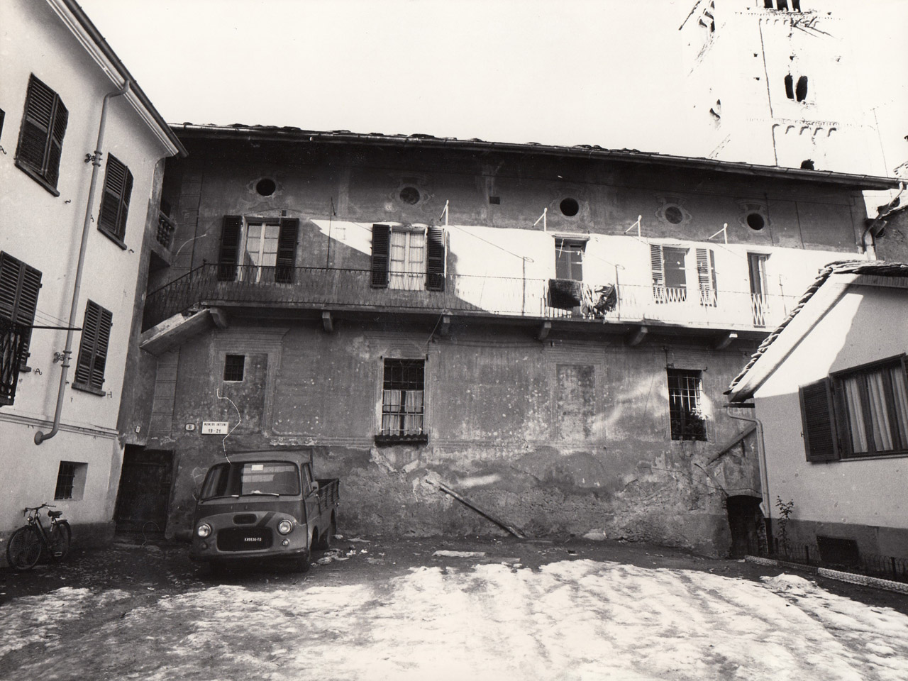 Casa di civile abitazione in piazza S. Maria Maggiore 17, 19