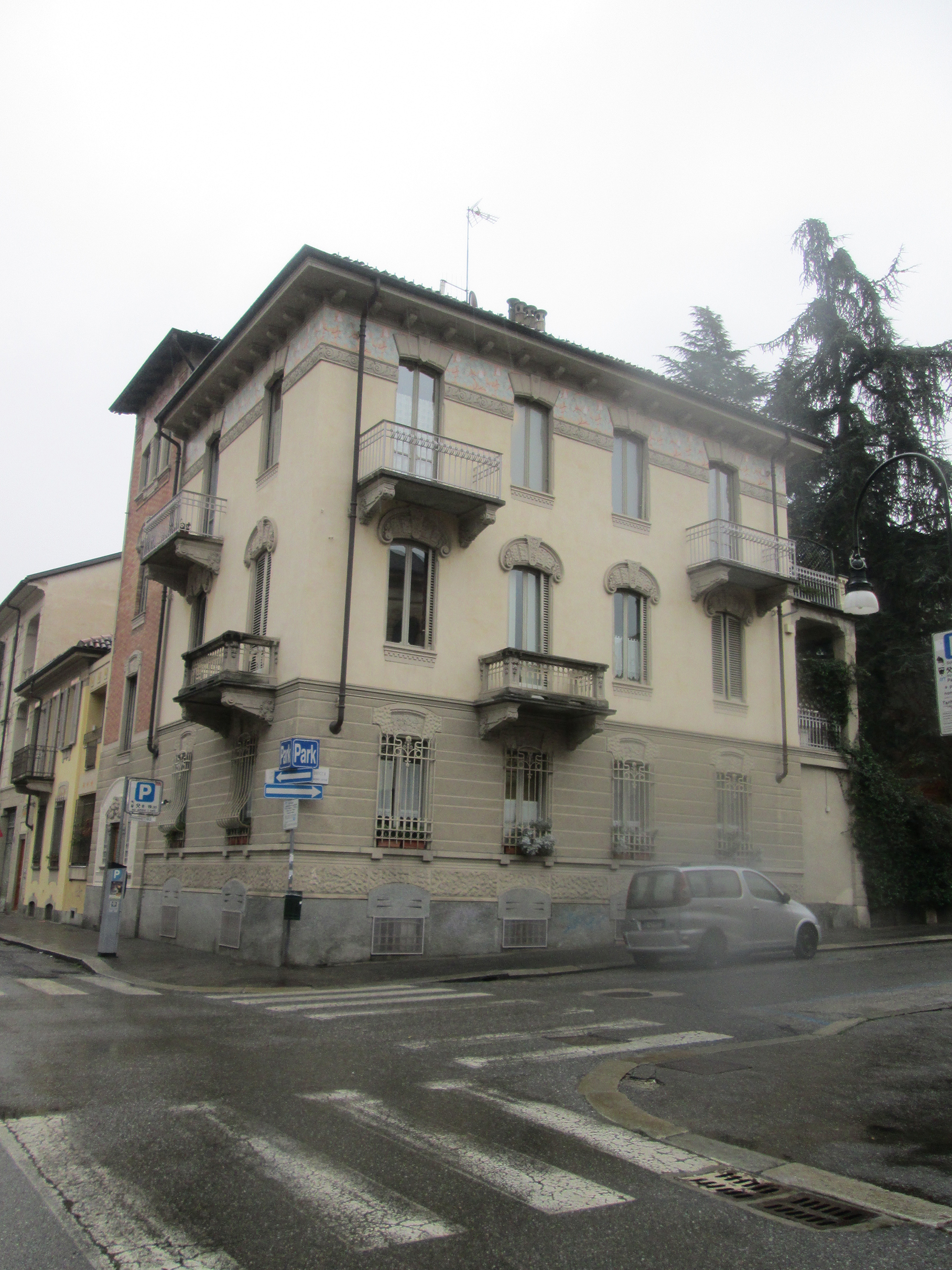 Edificio di abitazione civile