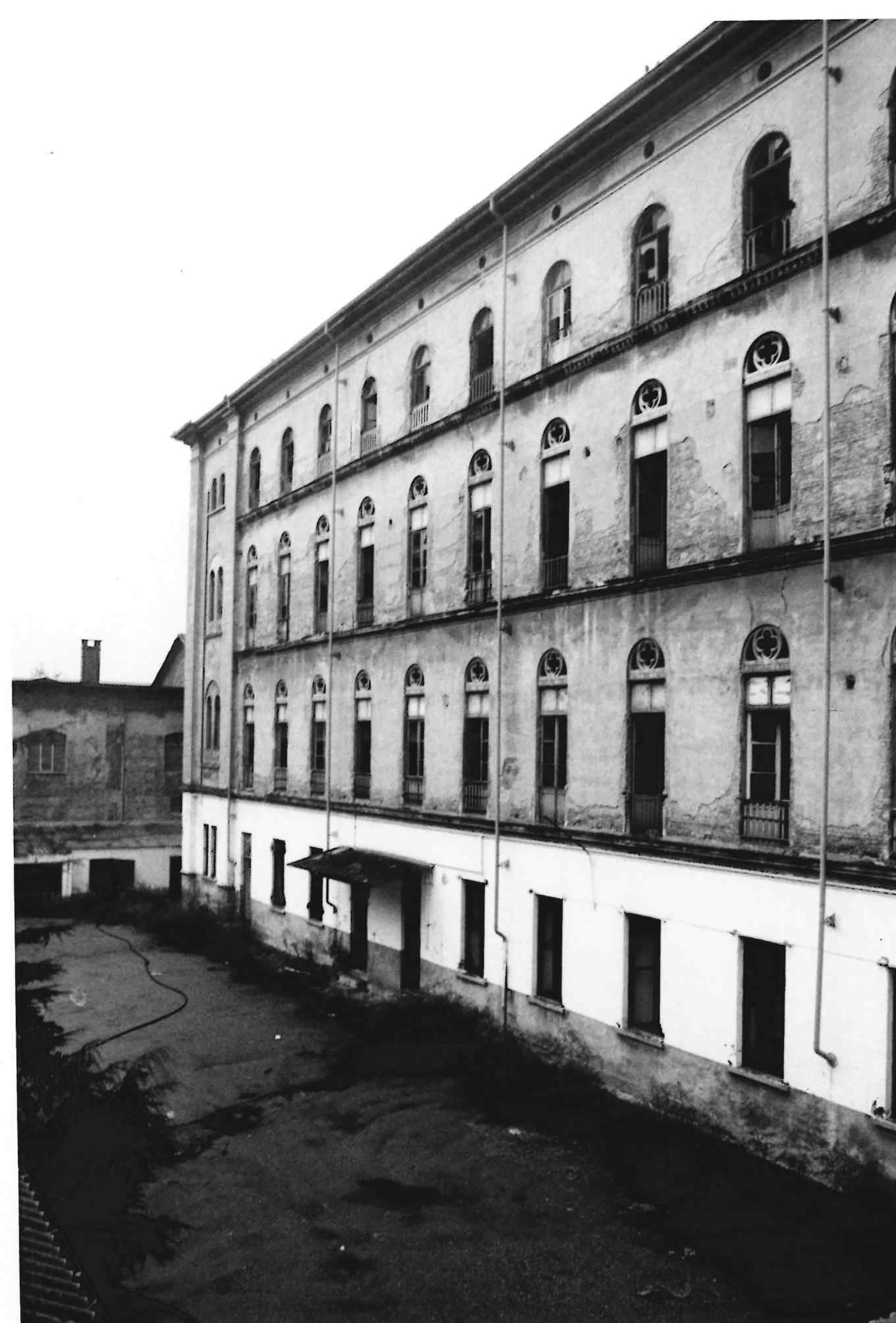 Tobino, Caserma A. Pugliani_edificio per uffici