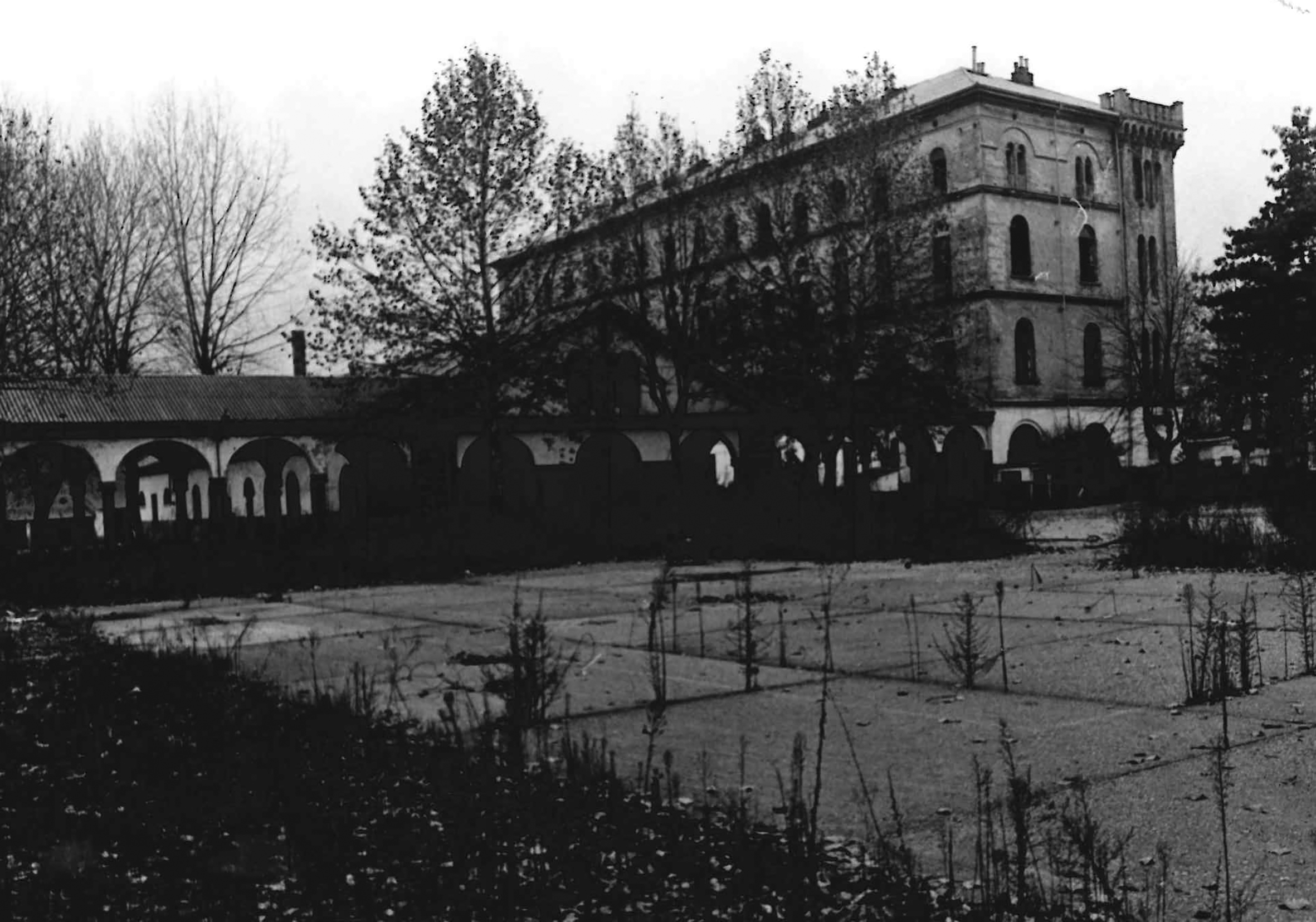Tobino, caserma d'artiglieria