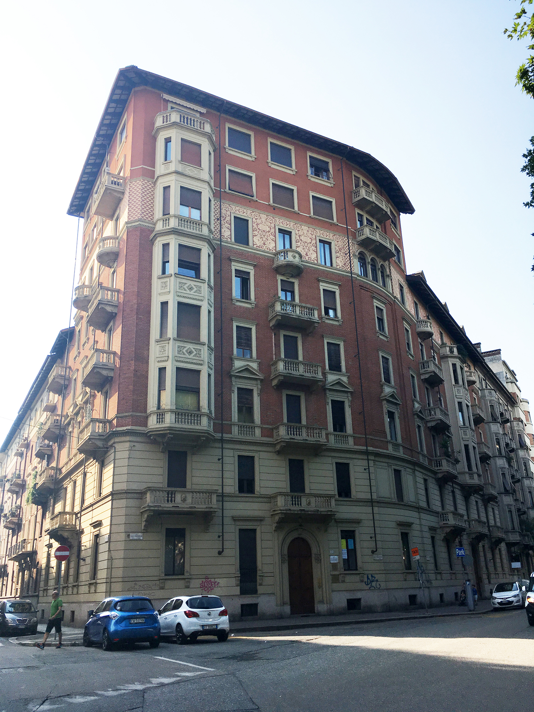 [Casa d' abitazione civile in Corso Tassoni, 32]