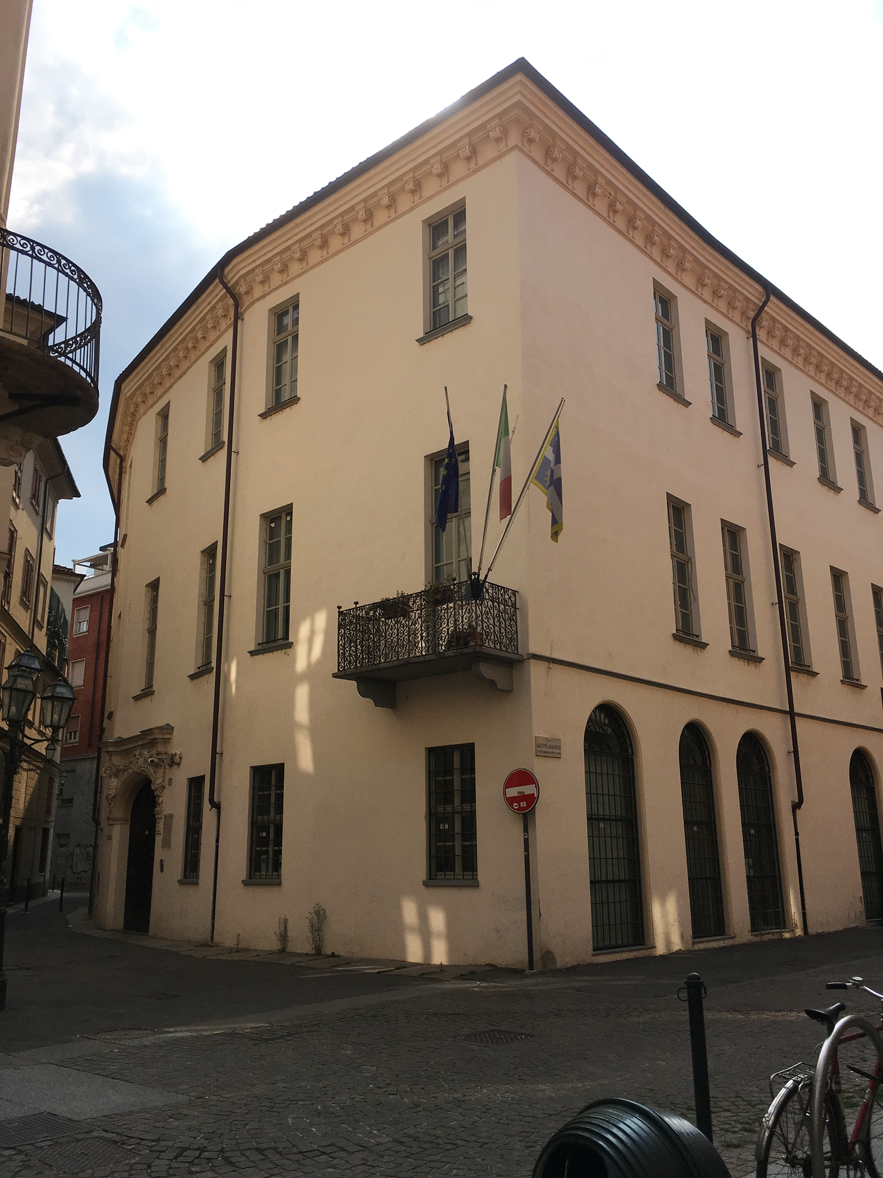 [Casa di civile abitazione in Vicolo S. Maria]