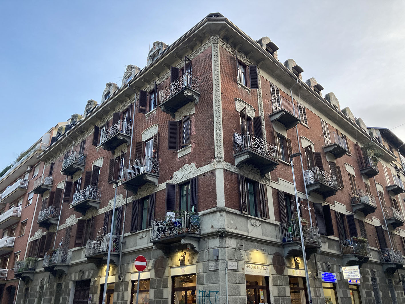 [Casa in via Donizetti, 12]