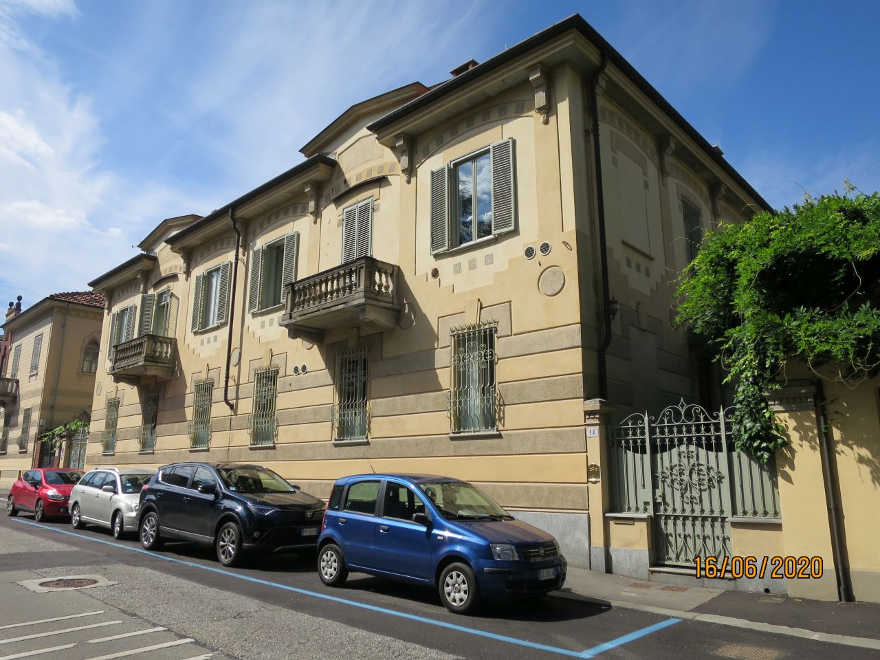 [Casa privata in Via Cardinal Maurizio, 18, 20]