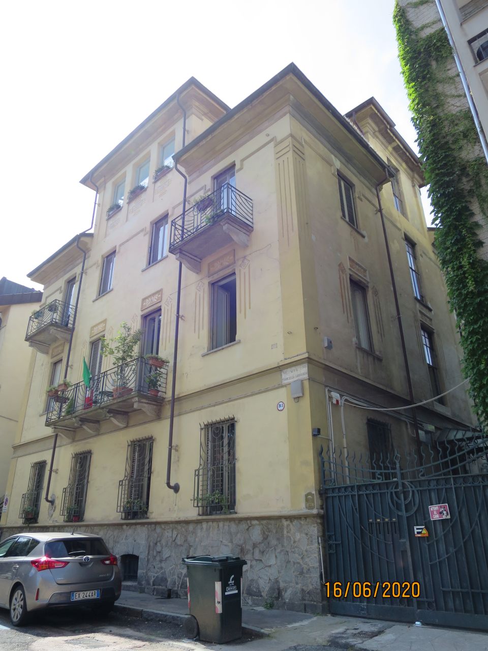 [Casa privata in via Lanfranchi, 24]