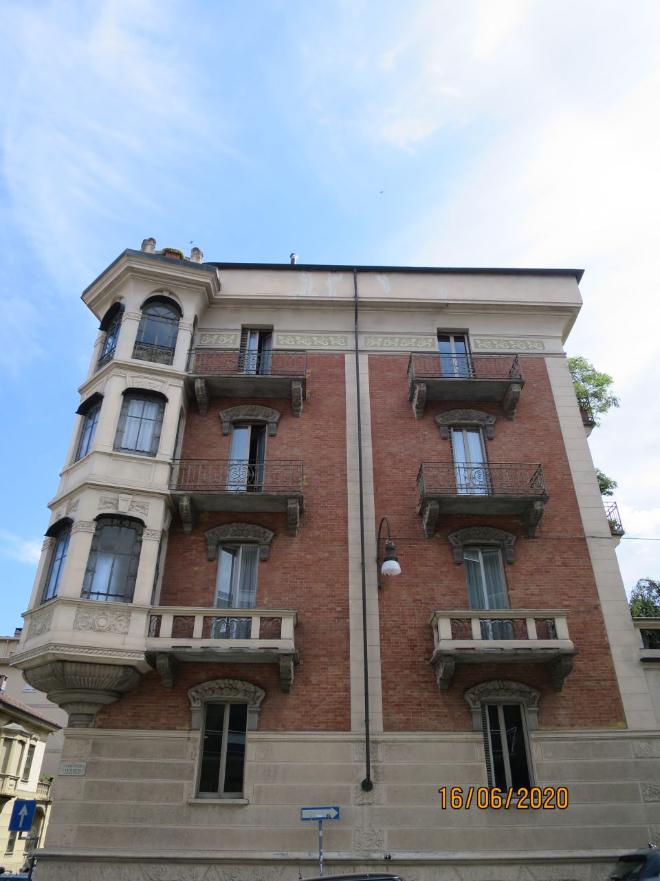 [Casa privata in via Mancini, 5]