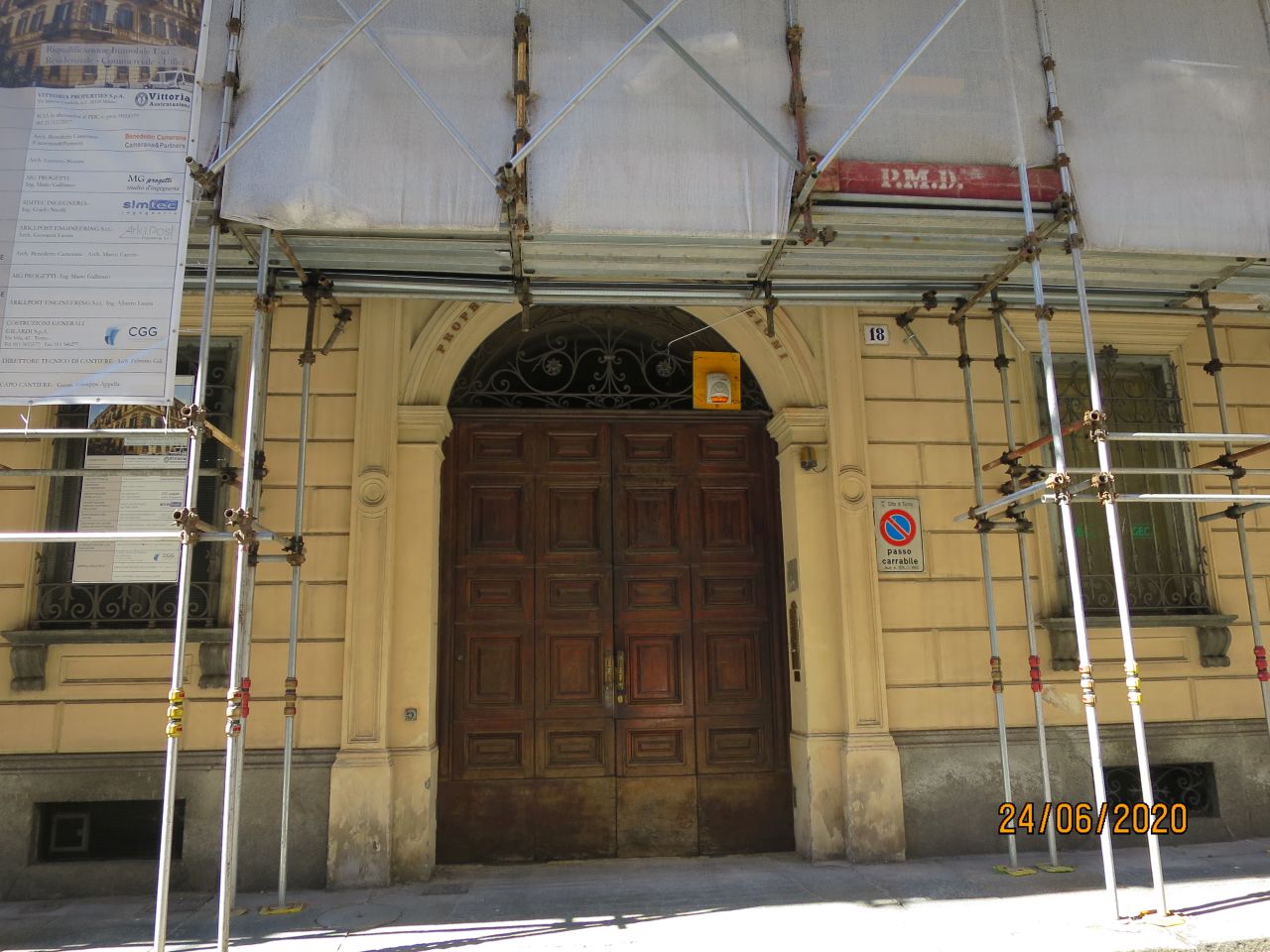 [Casa privata in via Maria Vittoria, 18, 20]