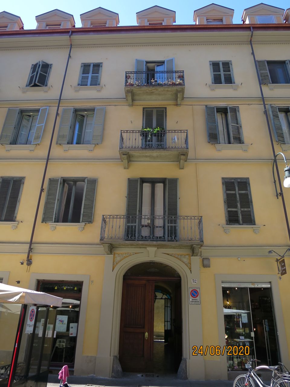 [Casa privata in via Maria Vittoria, 32]