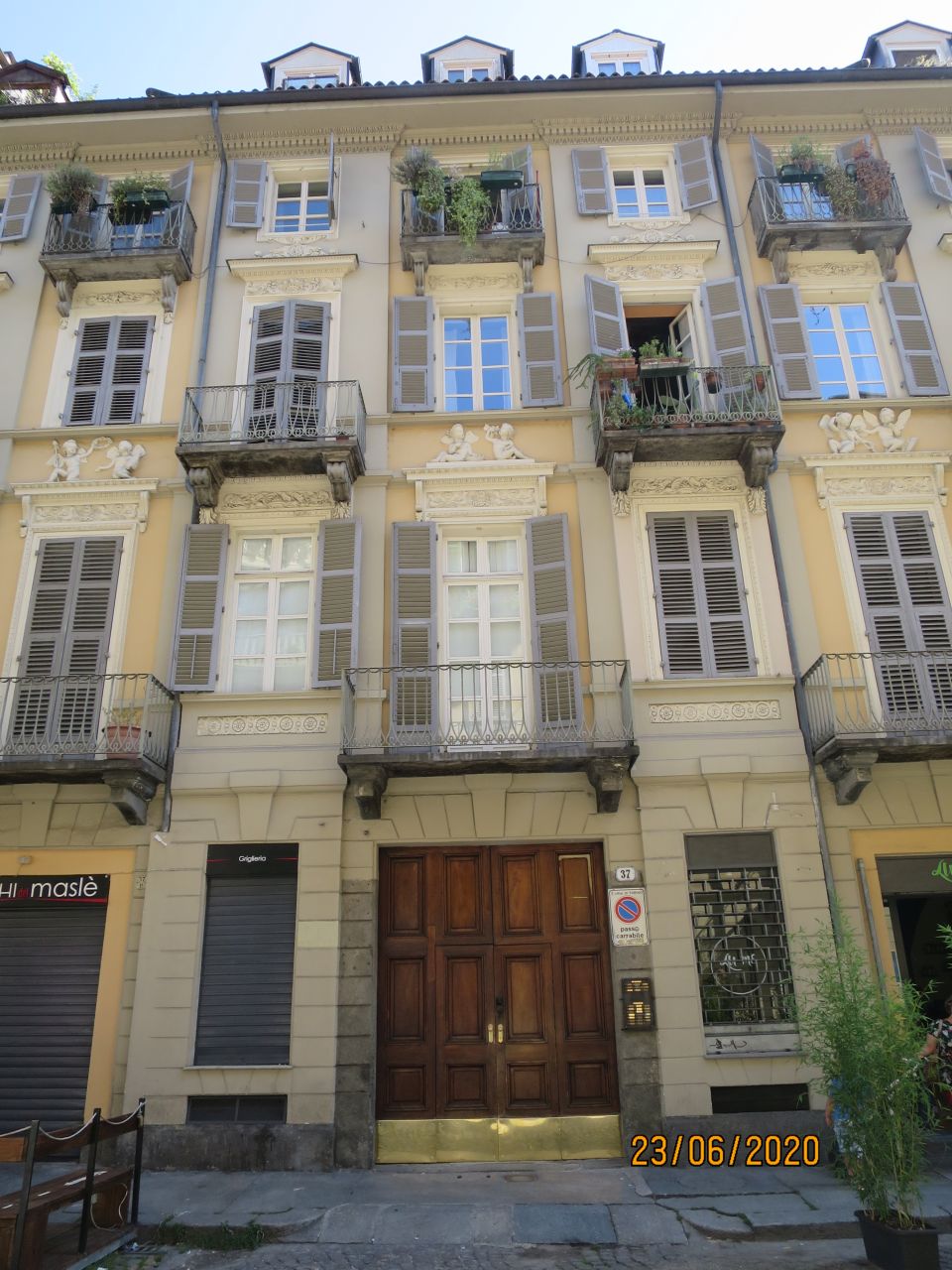 [Casa privata in via Mazzini, 37]