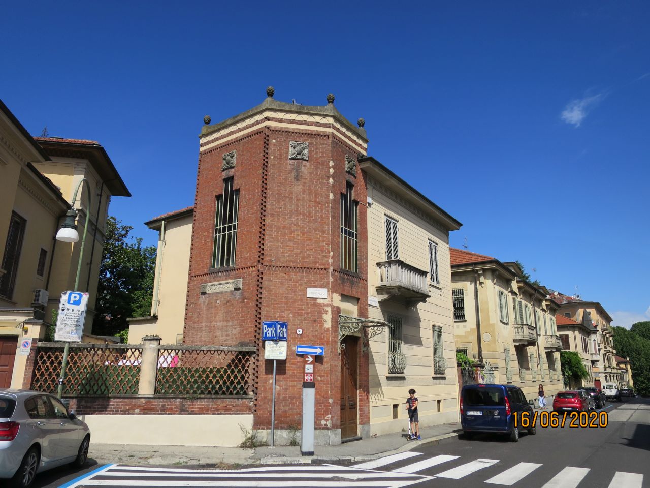 [Casa privata in via Moncalvo, 19, 23, via Cardinal Maurizio 22]