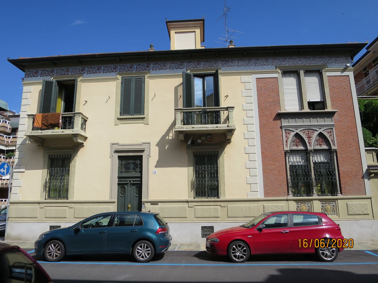 [Casa privata in via Moncalvo, 29]