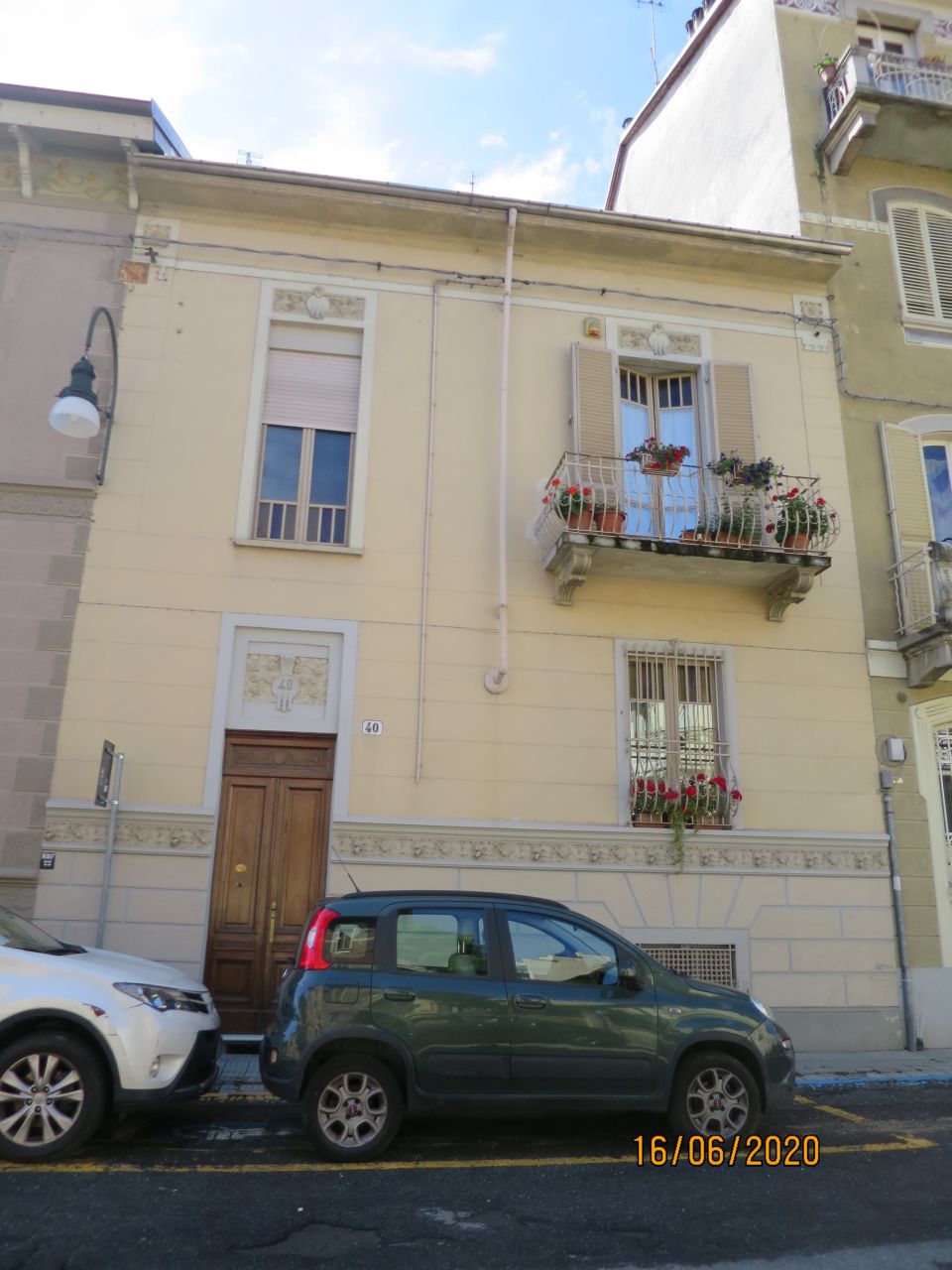 [Casa privata in via Moncalvo, 40]