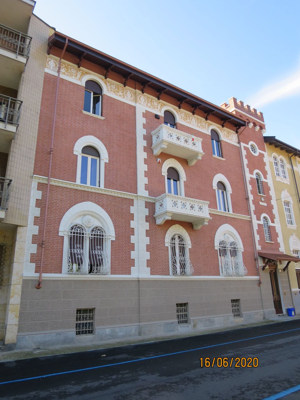 [Casa privata in via Moncalvo, 50]