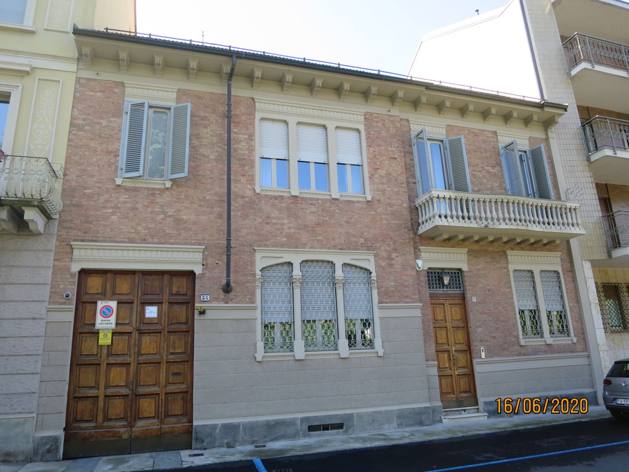 [Casa privata in via Moncalvo, 54]