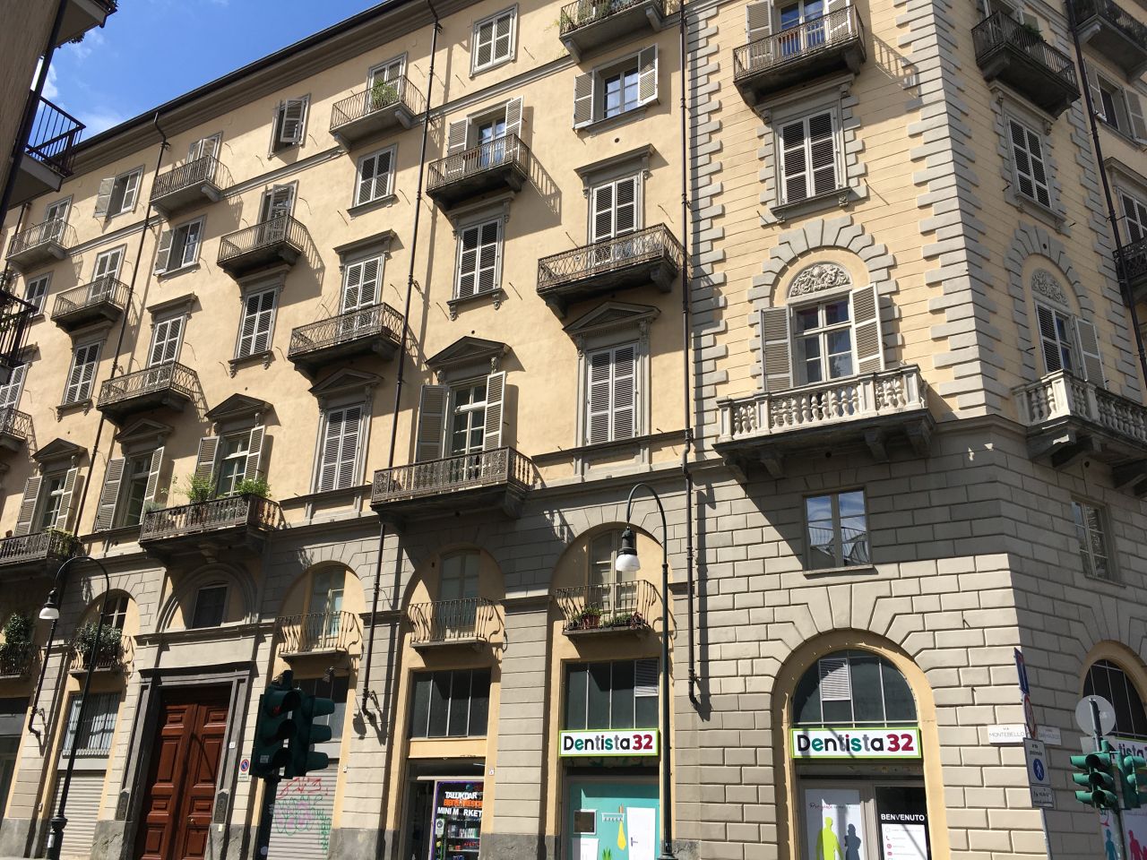 [Casa privata in via Montebello, 21]