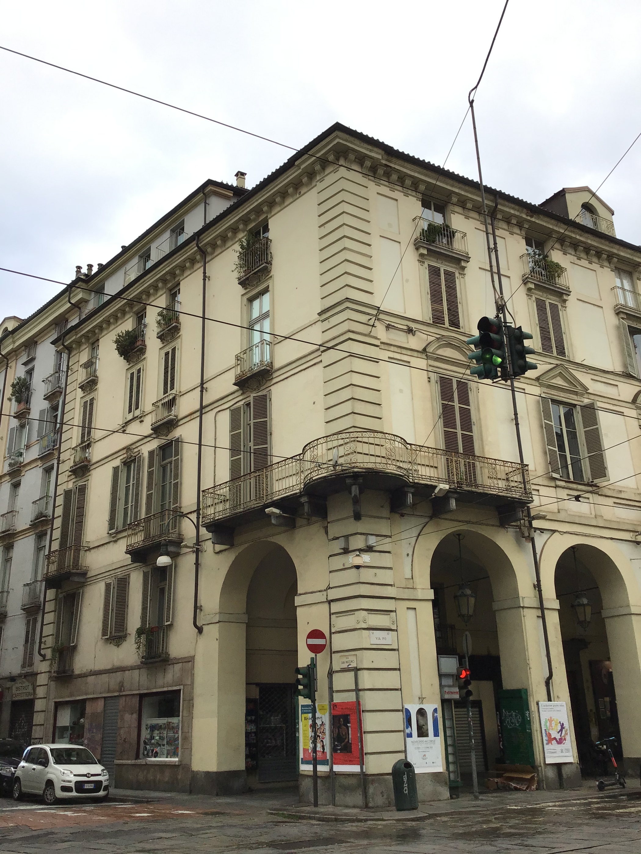 [Casa privata in via Po, 28]