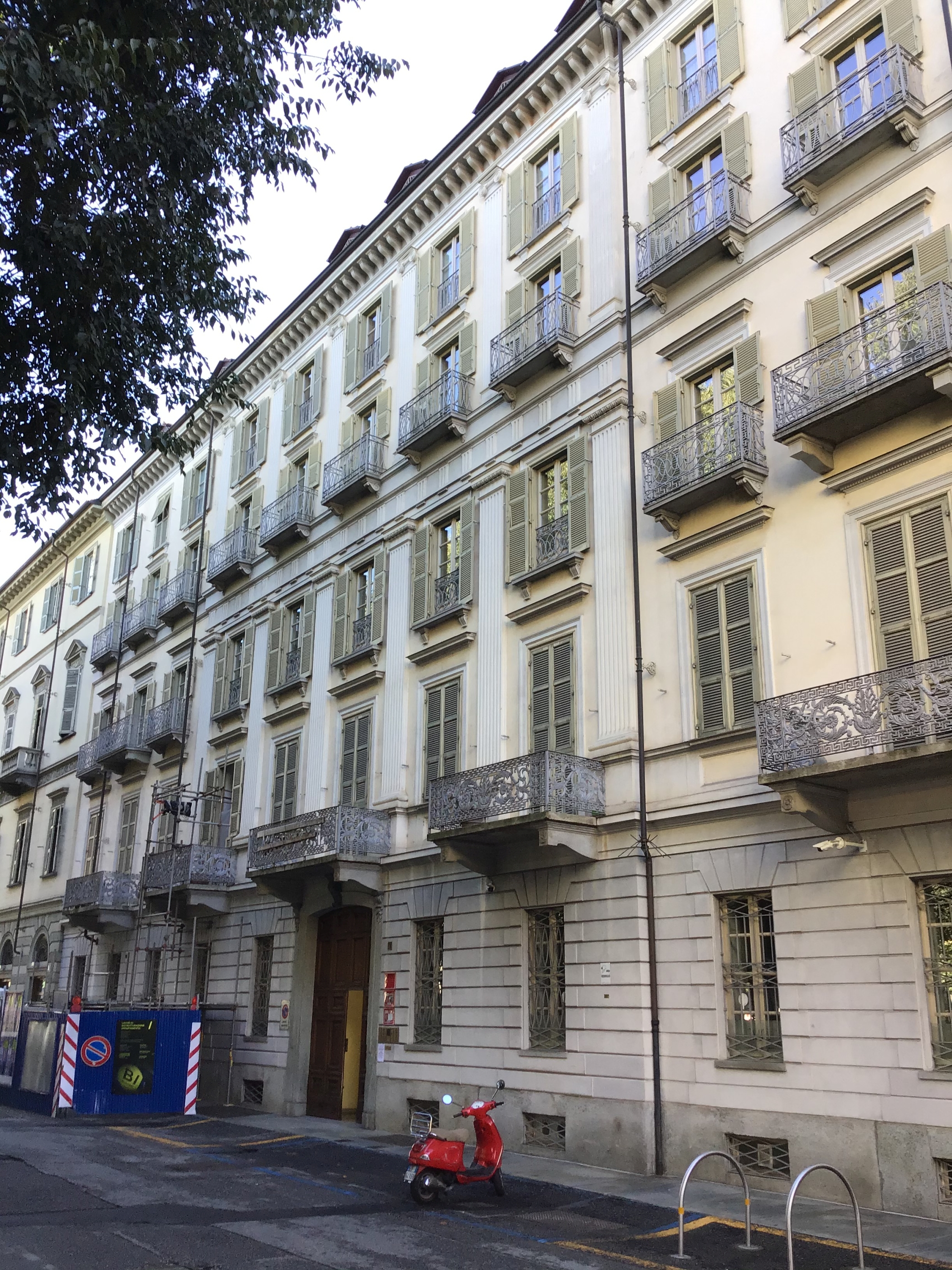 [Casa privata in via della Rocca, 21]