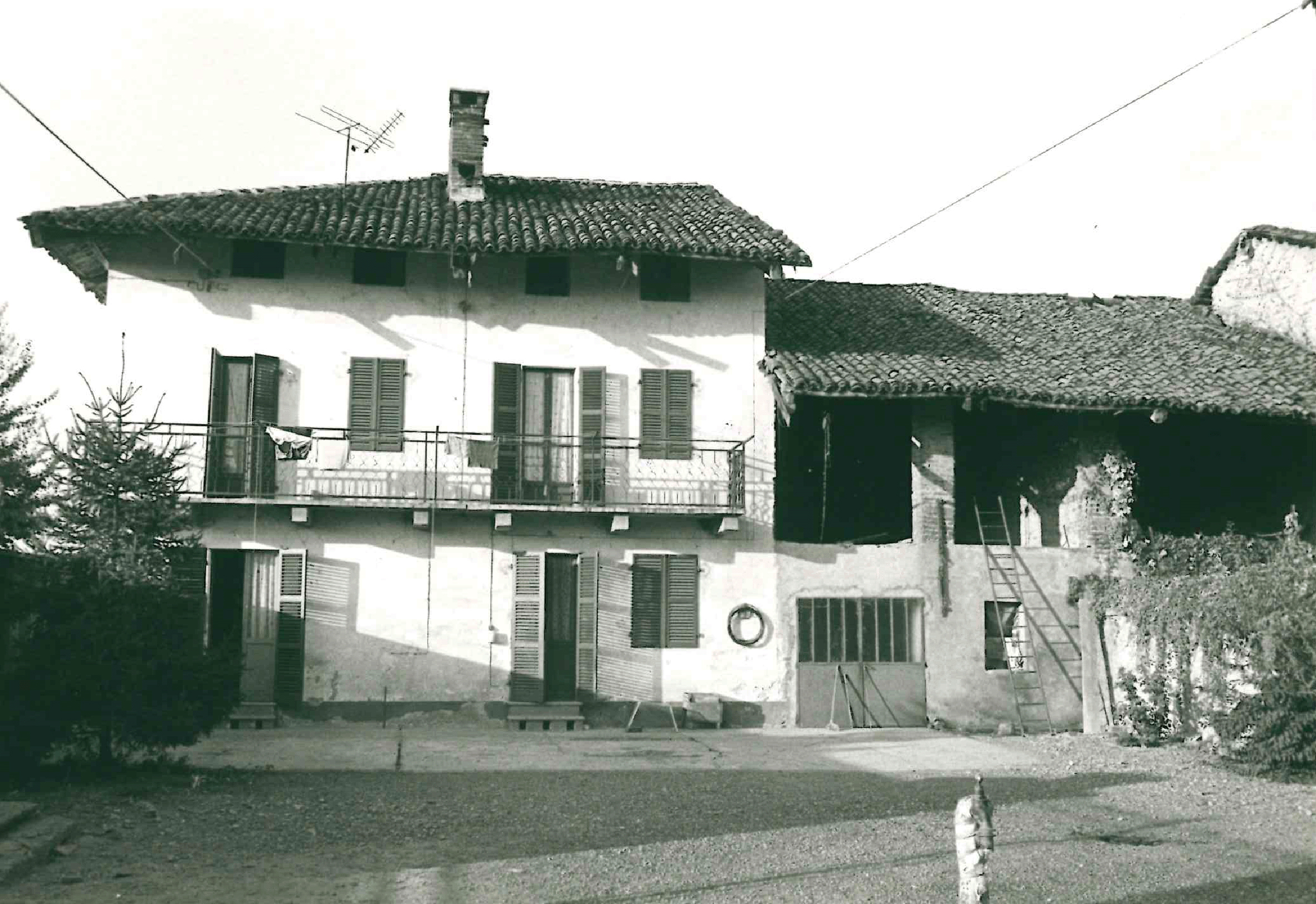 [Cascina su Strada del Mulino di Villaretto, 204 ]