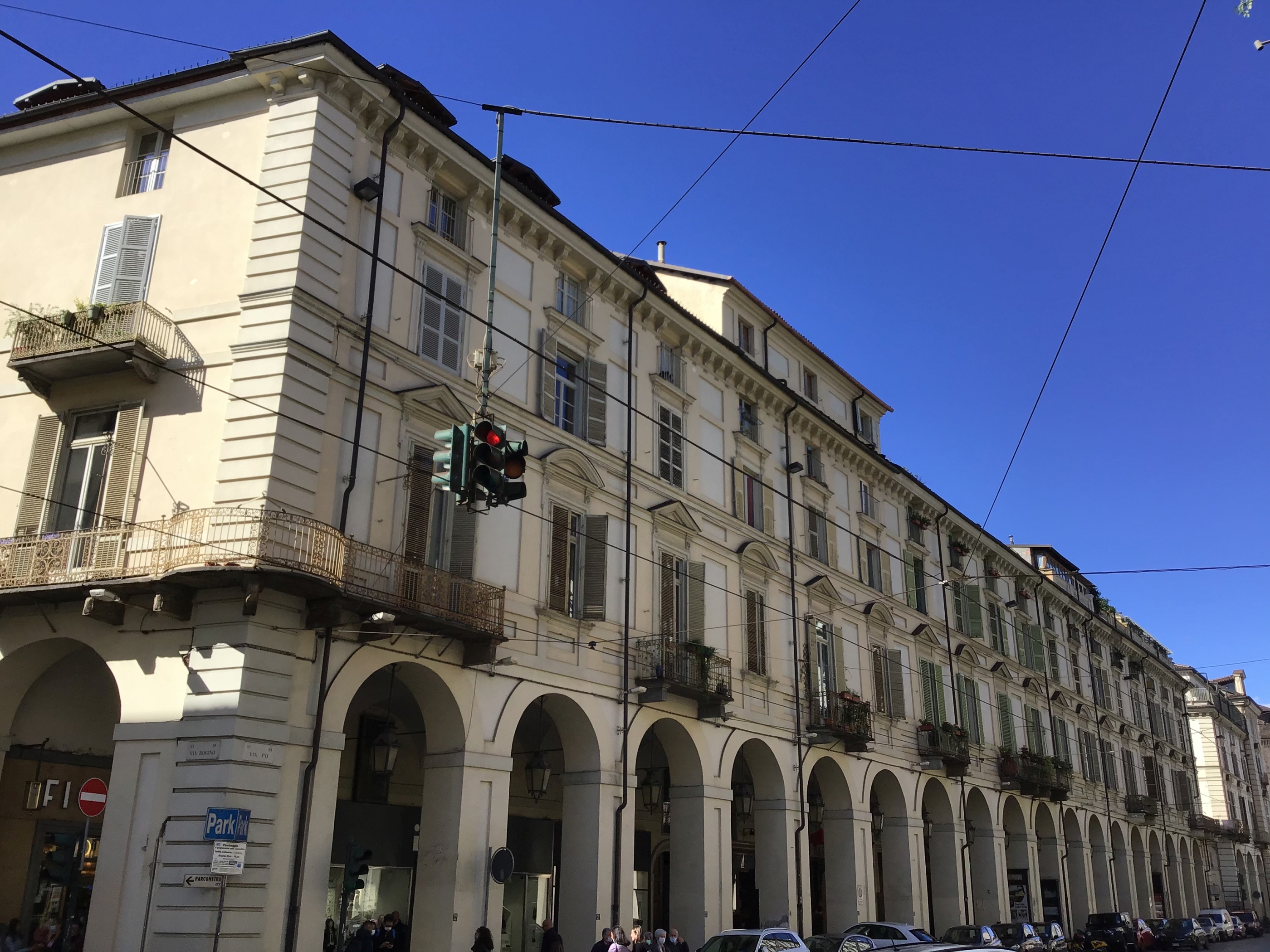 [Case private in Via Po, 2, 4, 6, 8]
