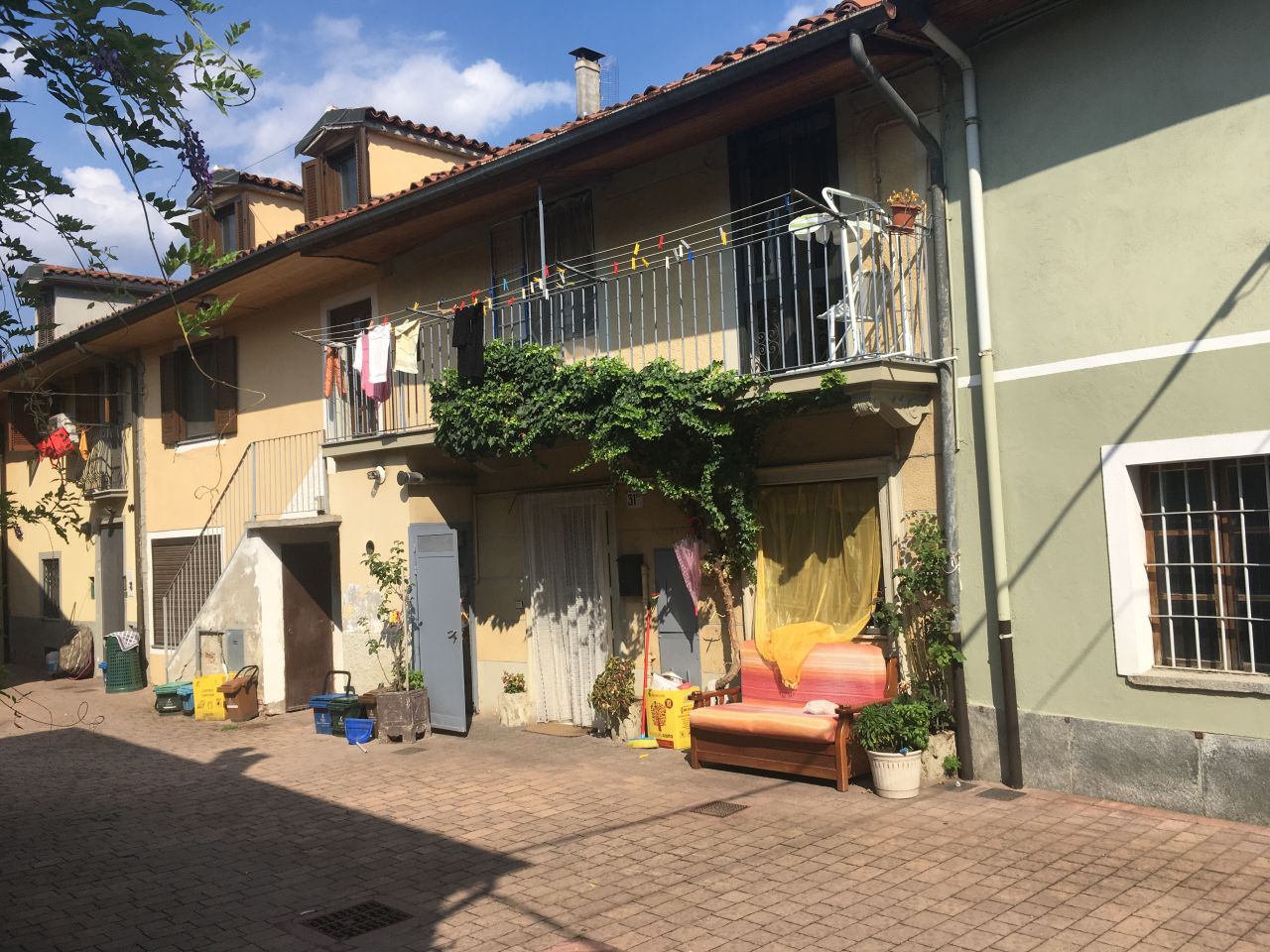 [Ex cascina in strada Comunale di Mirafiori, 31 interno 3]