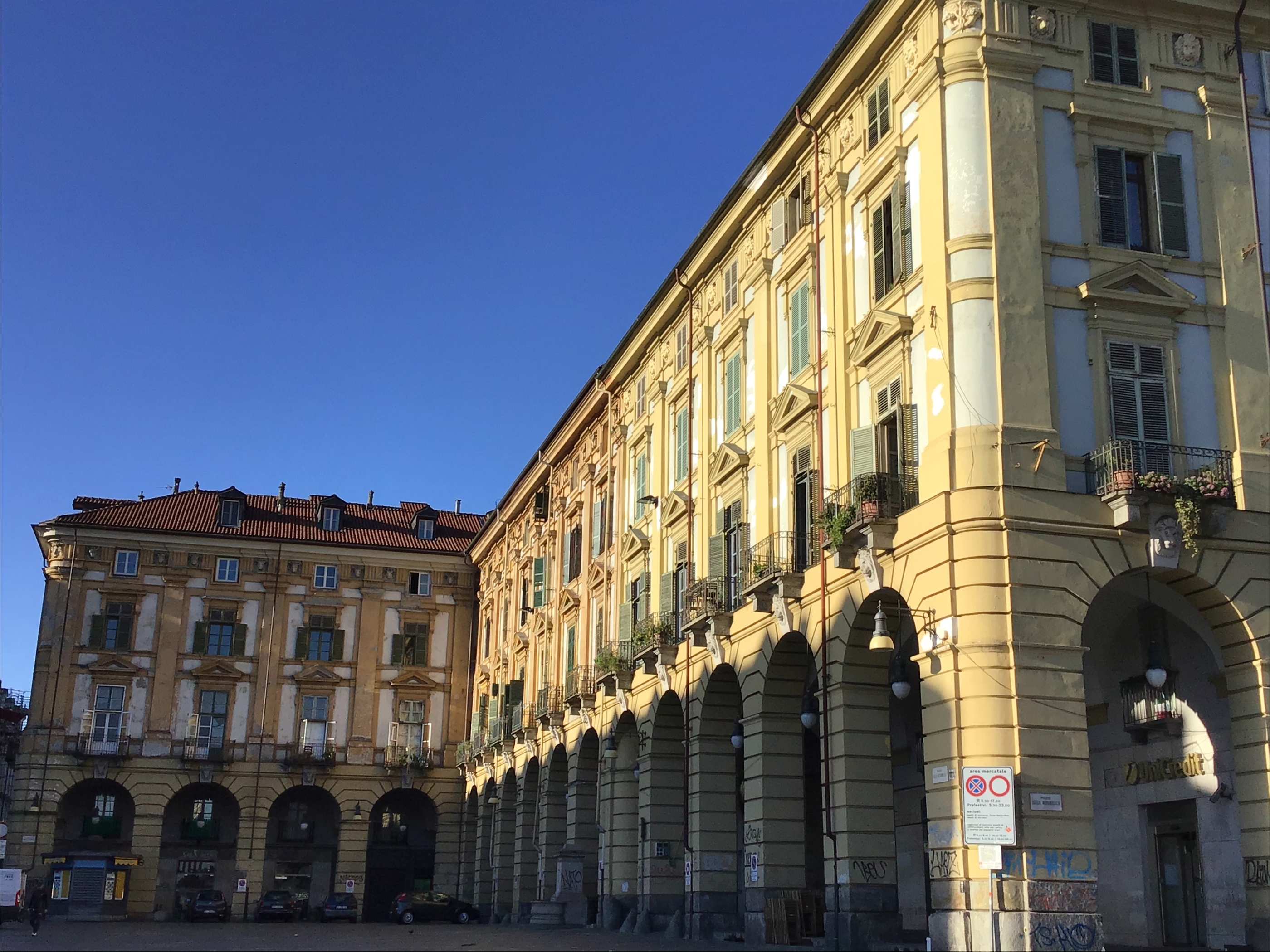[Palazzi Juvarriani in Piazza della Repubblica 1, 3]