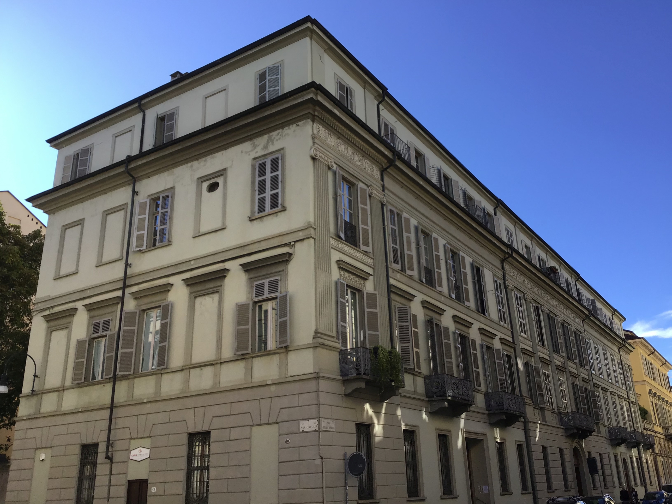 [Palazzo privato via della Rocca, 27]