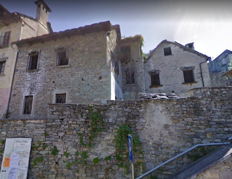 Casa lungo la strada comunale Masera-Bondollo-Ranco