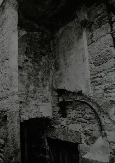 Casa con affresco