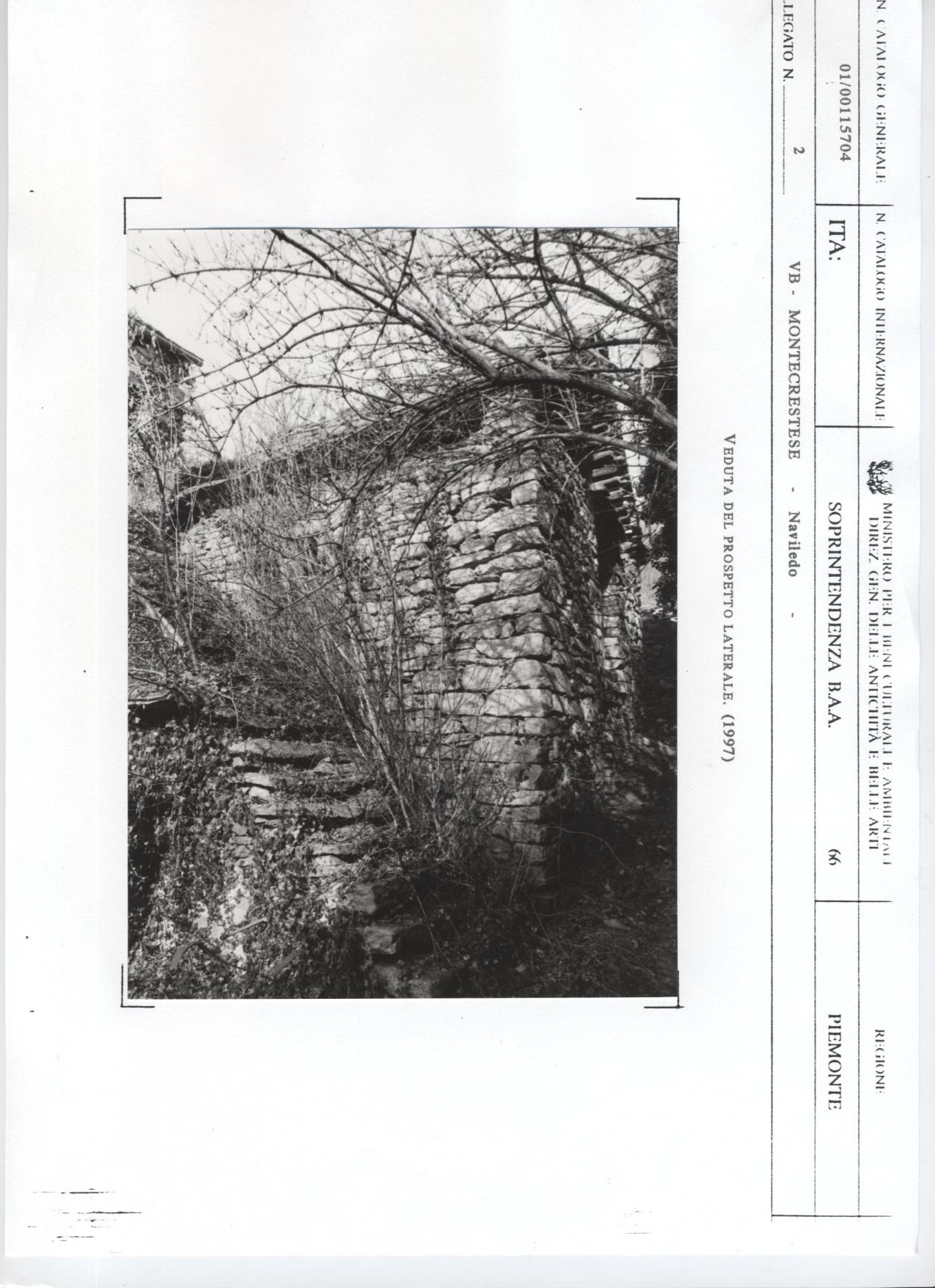 Casa lungo la strada comunale Chiesa