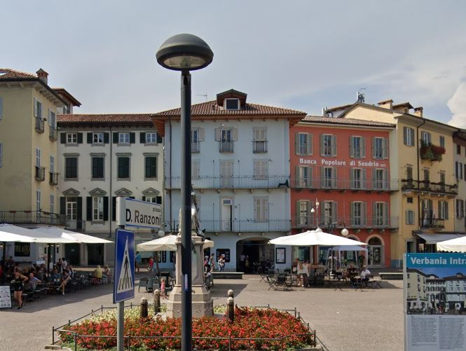 [Casa in Piazza Daniele Ranzoni, 19, 21]