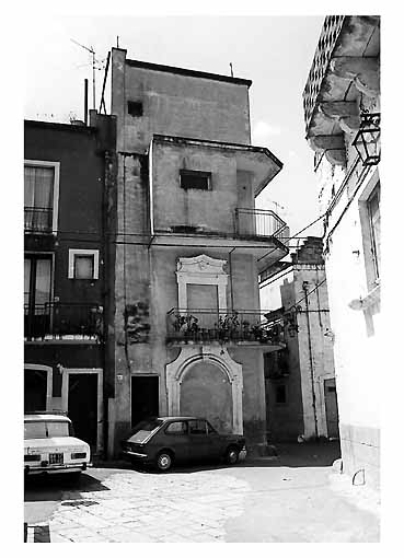 CASA in VIA S. ANGELO, 30-37