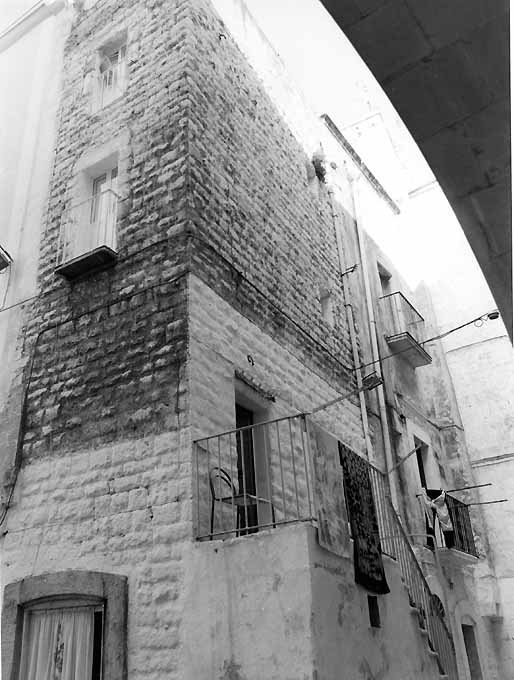 CASA TORRE in LARGO CHIURLIA, 23-24-25