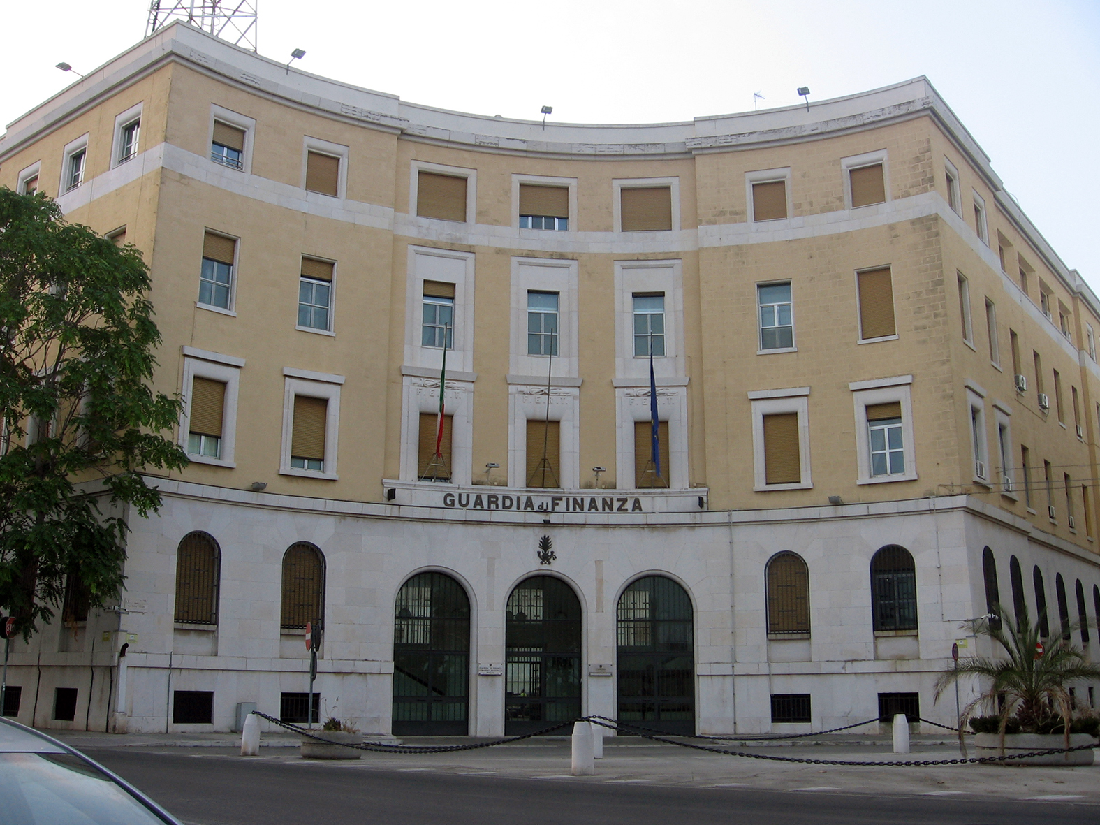 Caserma Maggiore G. Macchi