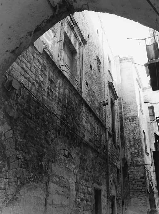 EDIFICIO in CORTE NOTAR MORENA, 16