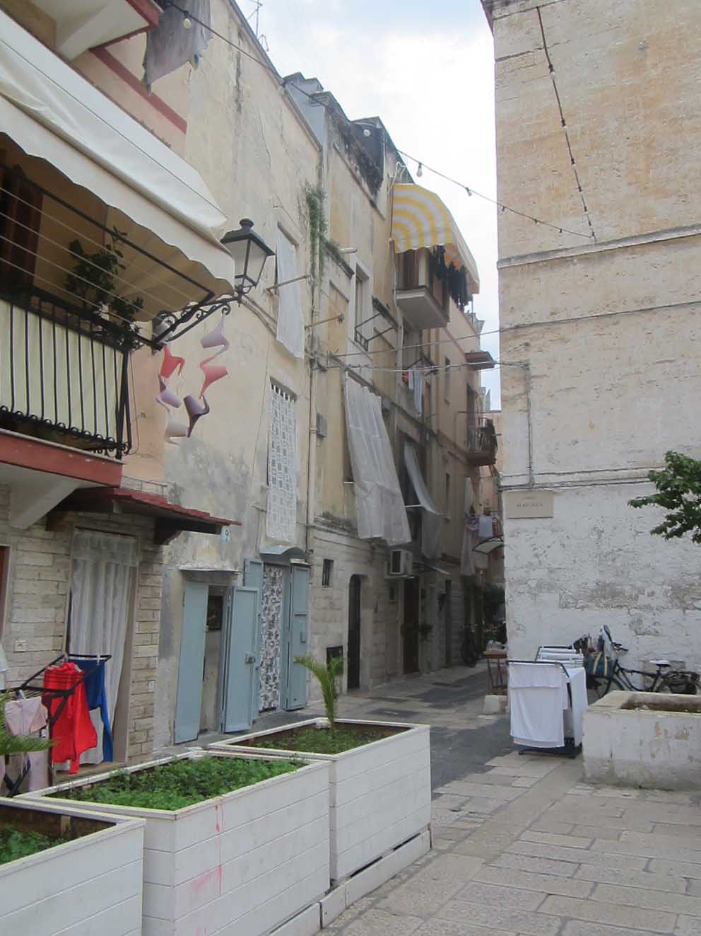 [Casa Torre in Strada Casamassimi,10]