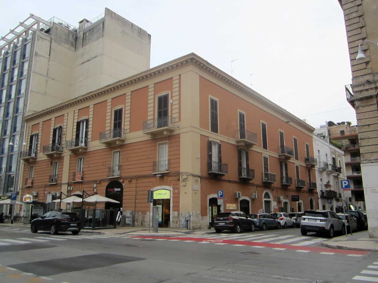 [Edificio in Corso Vittorio Emanuele, 70]
