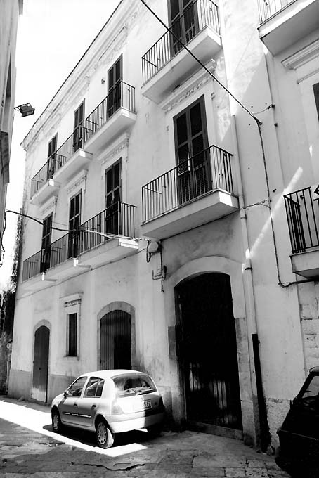 [Edificio in Via Torretta, 2]