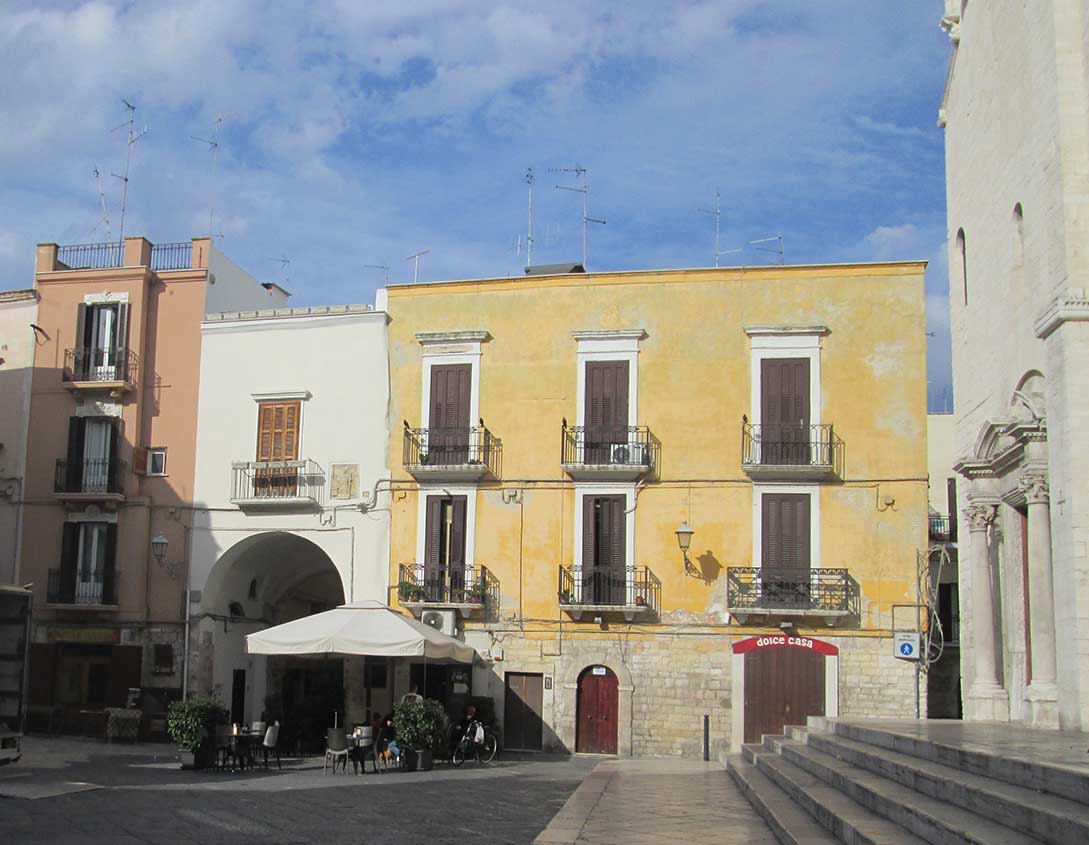 [Palazzo in Piazza Odegitria, 27]