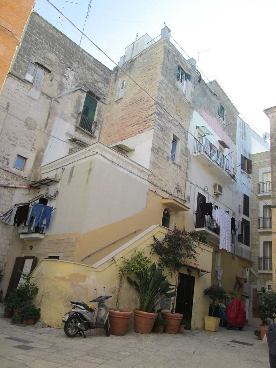 [Palazzo in Via Dietro Tresca, 8]