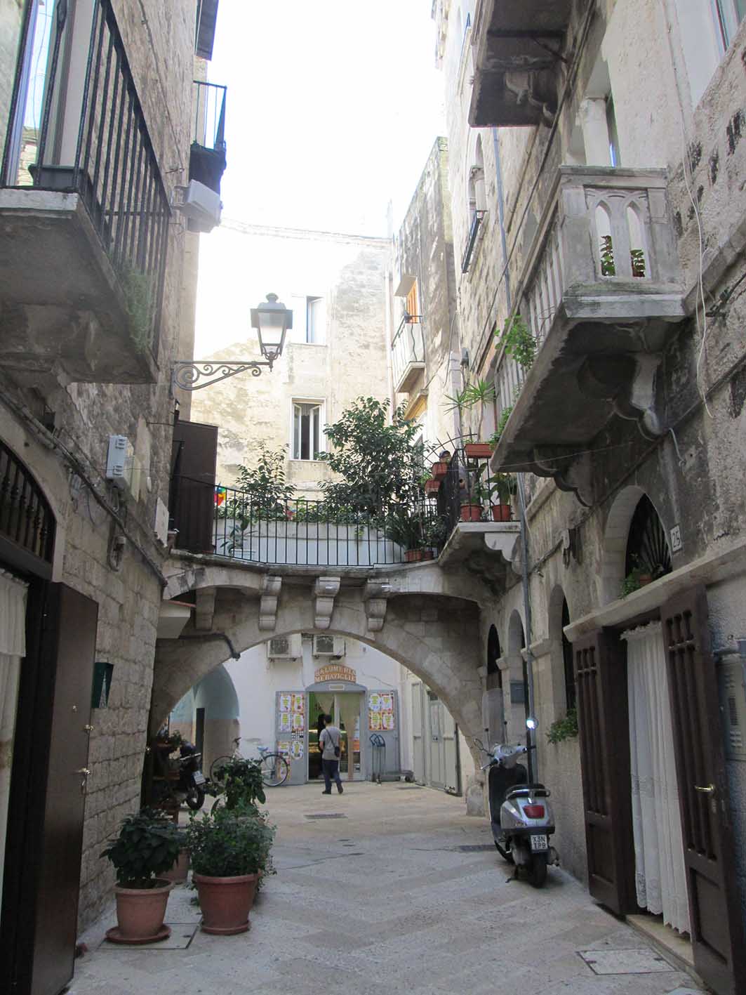 [Palazzo in Via Filioli, 24]