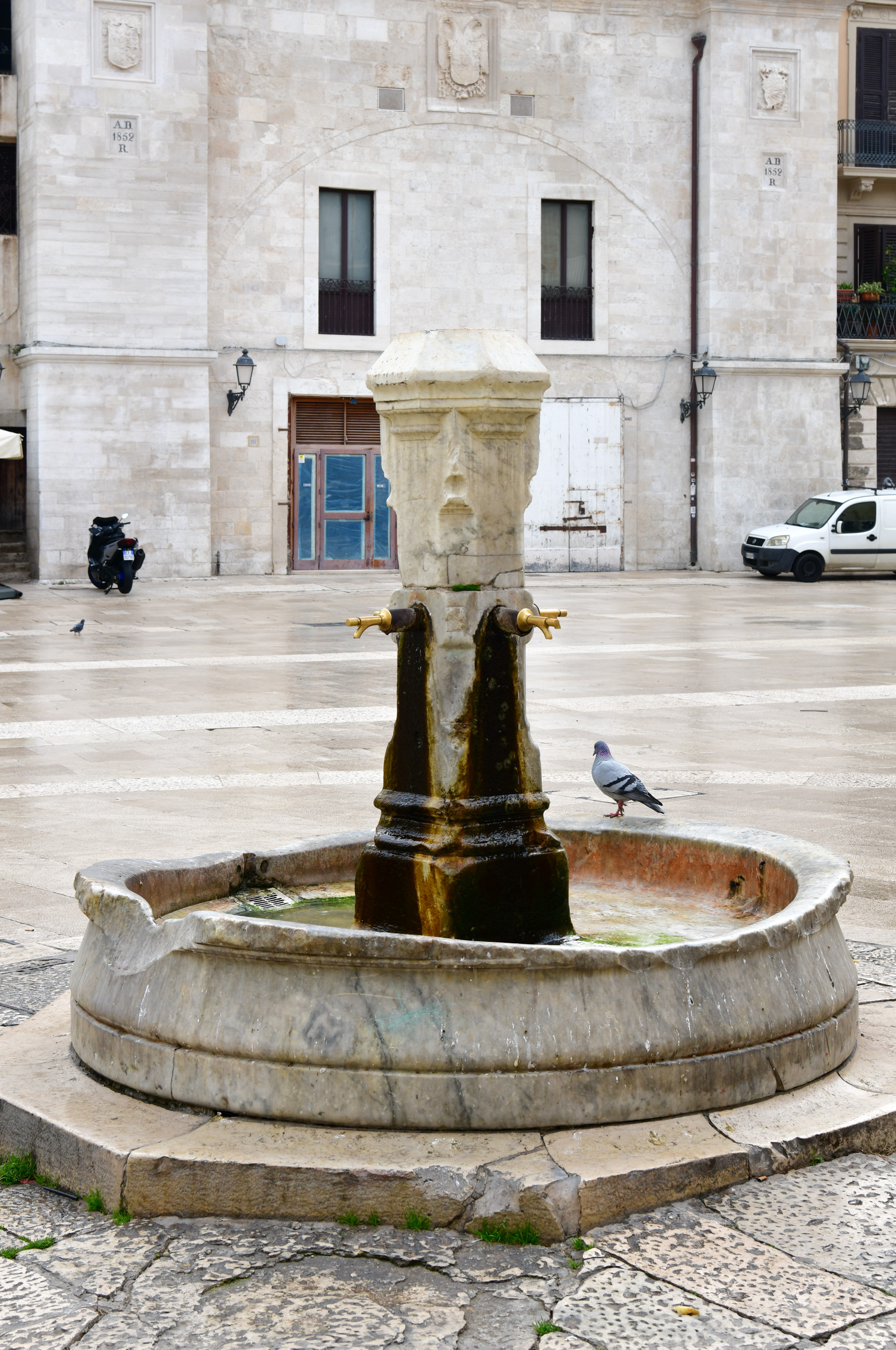 fontana, Fontana della Pigna