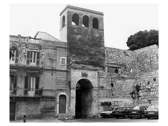 PORTA URBICA detta "LA TARANTINA" o "DEL LAURO"
