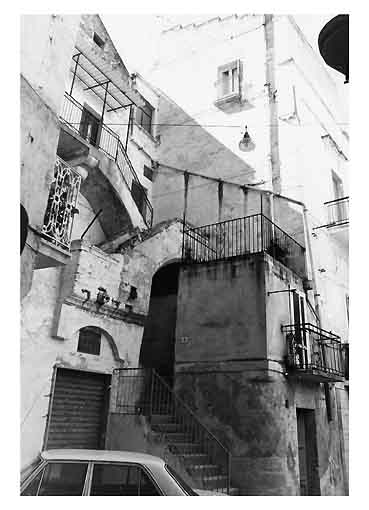 EDIFICIO in VIA MEUCCI, 6