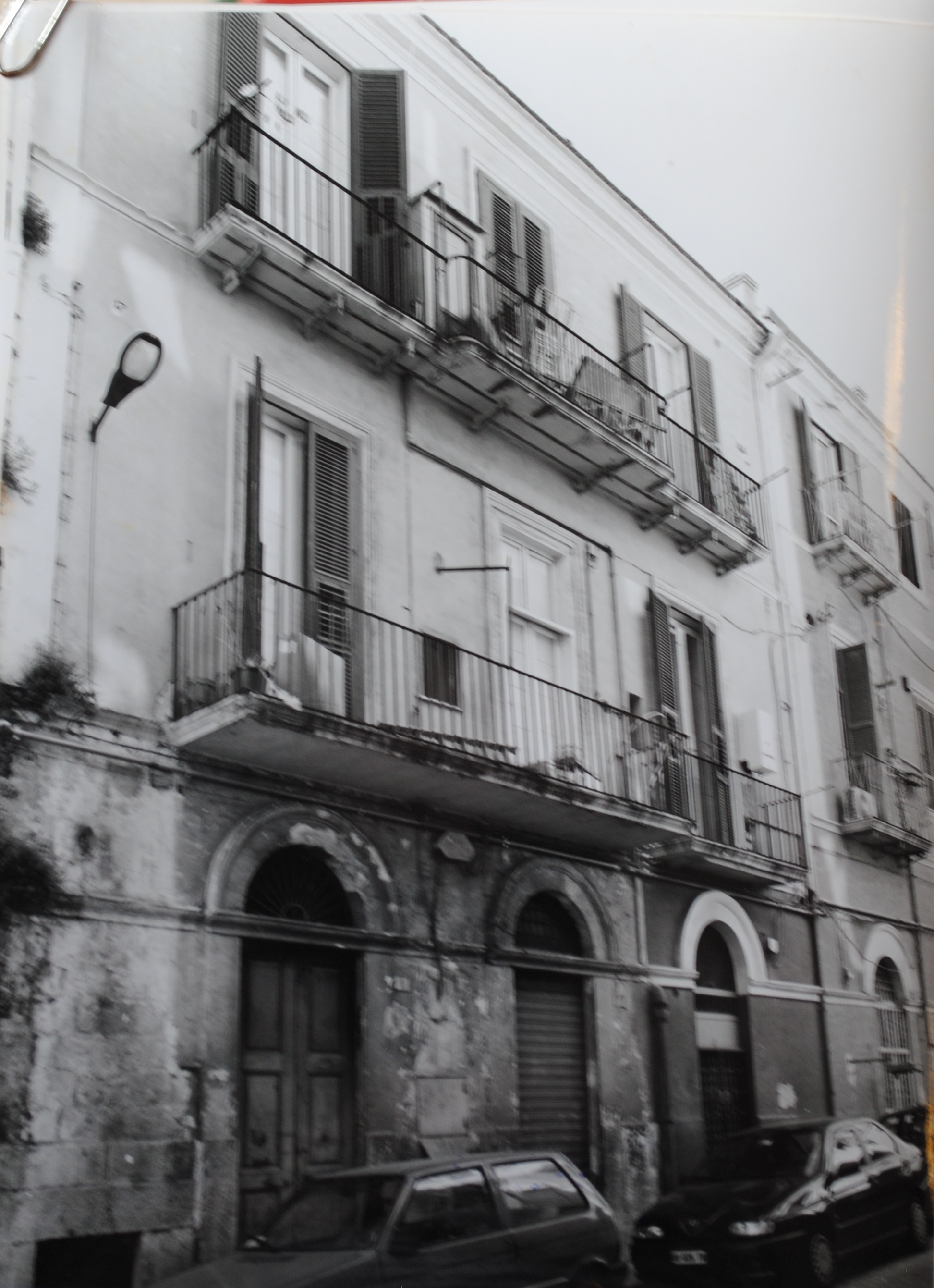 [Palazzo in via De Bellis 2, 4, 6]