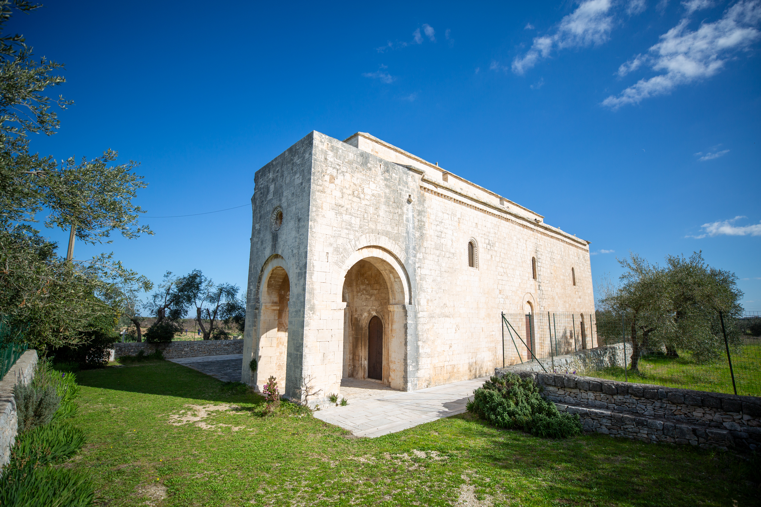 chiesa, abbaziale, Chiesa abbazziale di Ognissanti di Cuti