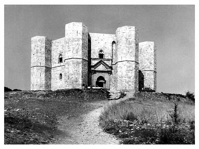 CASTEL DEL MONTE